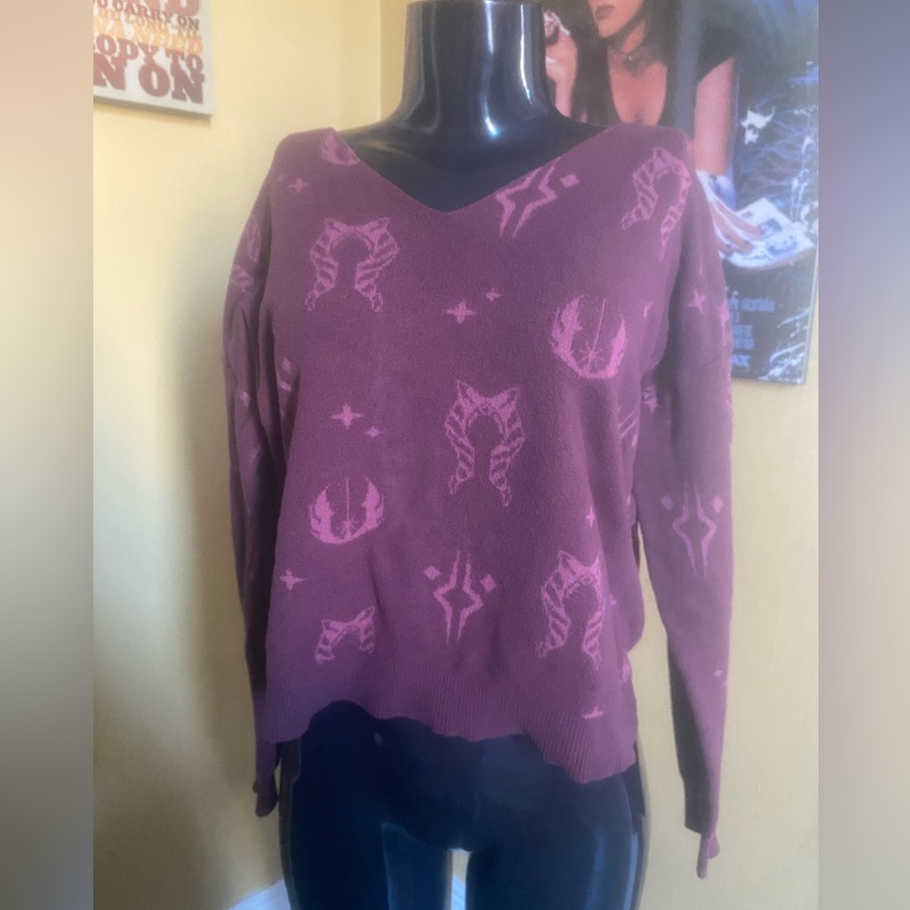 Star Wars Her Universe Ahsoka V-Neck Patterned Burgundy Knit Cropped Sweater M
